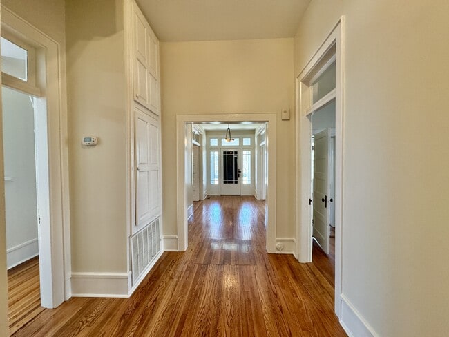 Building Photo - 506 Mayes Ave