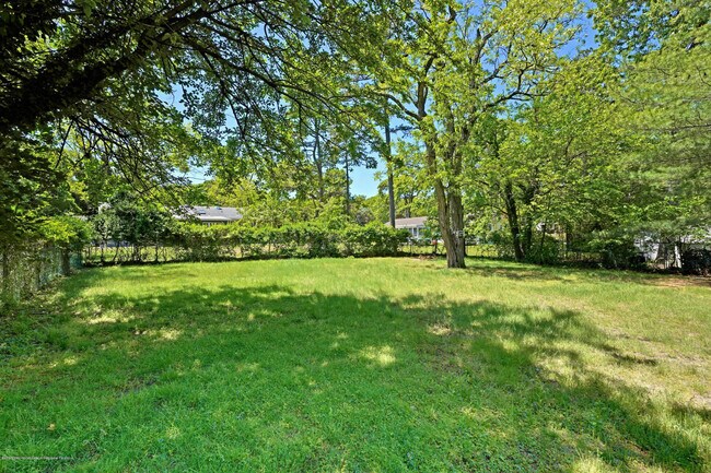 Building Photo - 200 Oakhurst Rd