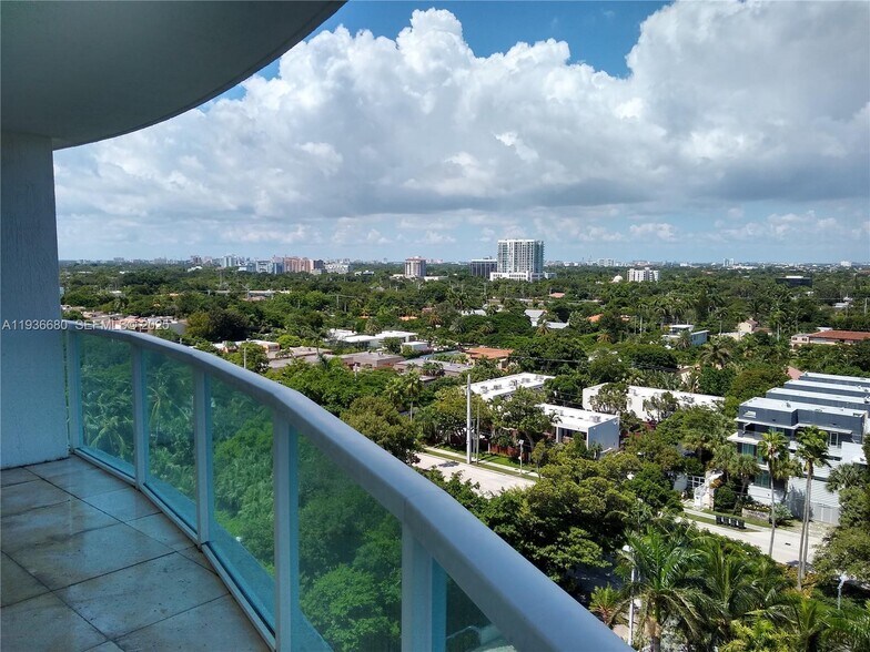 Building Photo - 2101 Brickell Ave