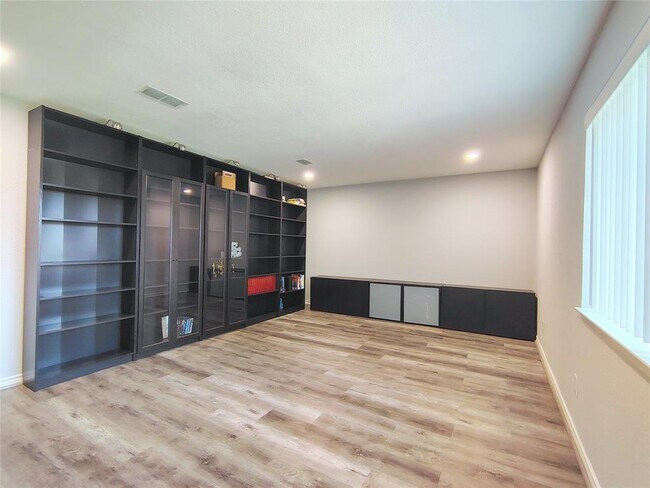 Building Photo - 2546 Long Reach Dr