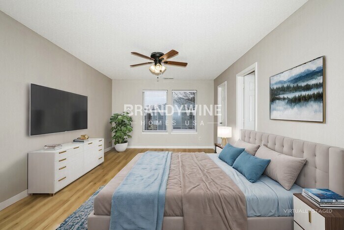 Building Photo - 4528 Connaught Dr E
