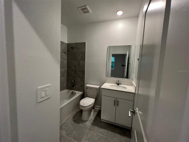 Building Photo - 7489 Stone Crk Trl