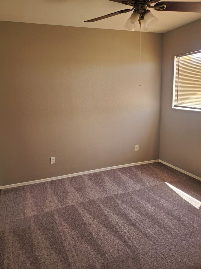 Building Photo - Ready to move in 3b 2b