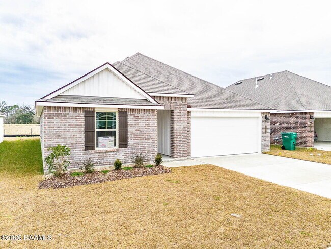 Building Photo - 125 Lake Ridge Dr