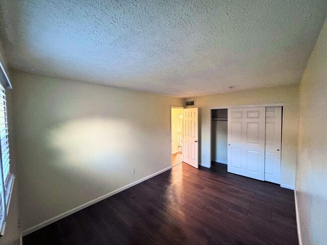 Building Photo - 4925 Godown Rd