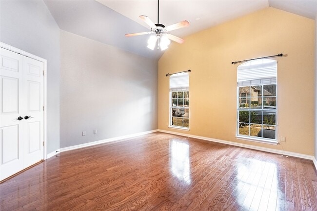 Building Photo - 935 Panther Ln