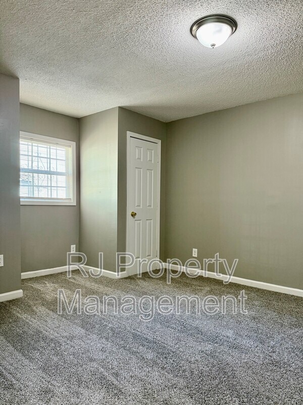 Building Photo - 3397 Farmville Rd