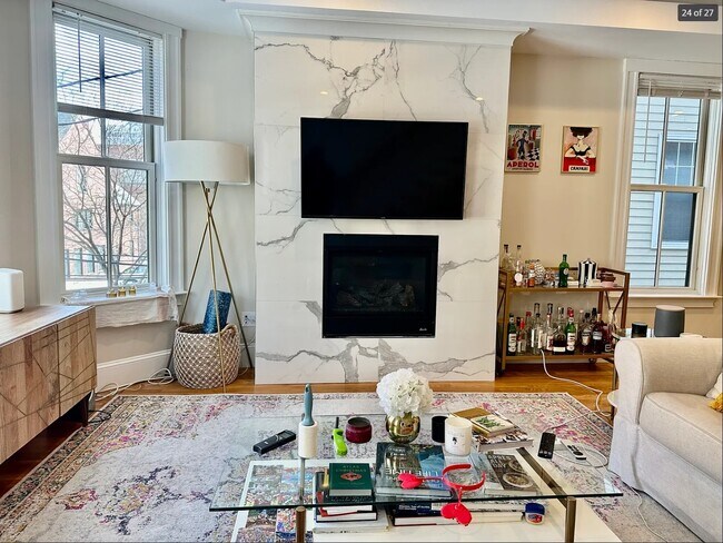 Building Photo - 470 Green St