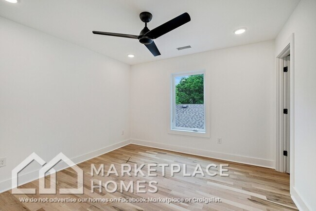 Building Photo - 1113 Leland Ave