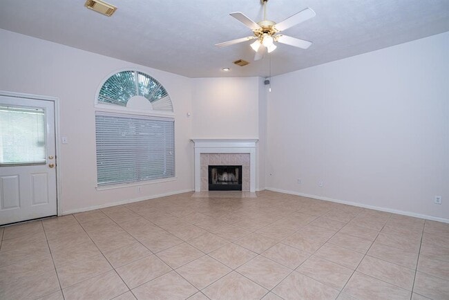 Building Photo - 1626 Maryvale Dr