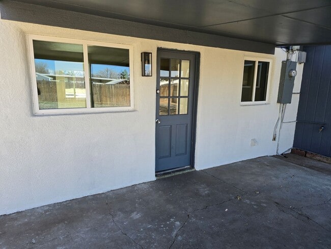 Building Photo - 4811 Comanche Rd NE