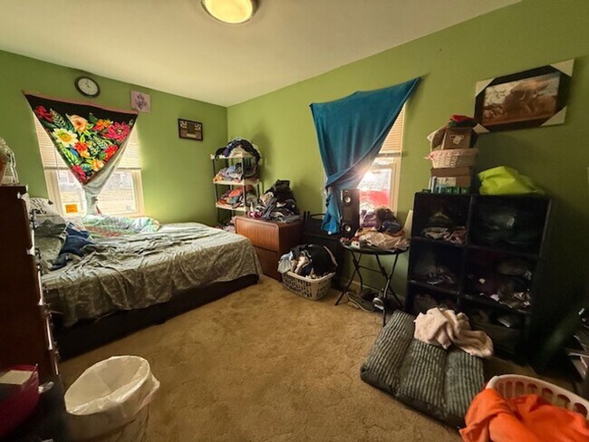 Building Photo - 3 Bedroom Home in Prime Location