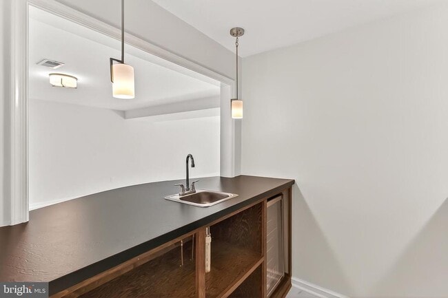 Building Photo - 6294 Dunaway Ct