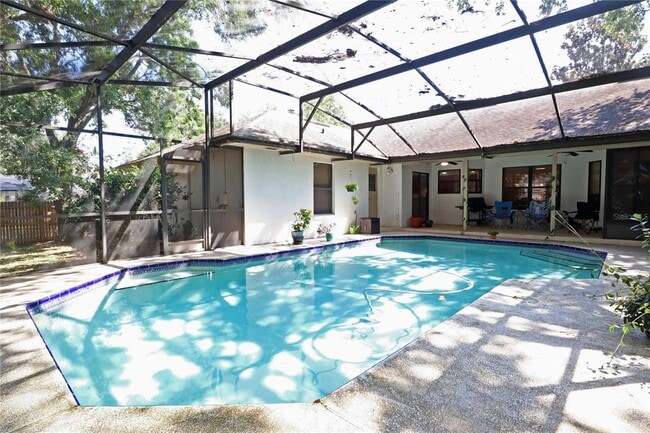 Building Photo - 5722 Bay Side Dr