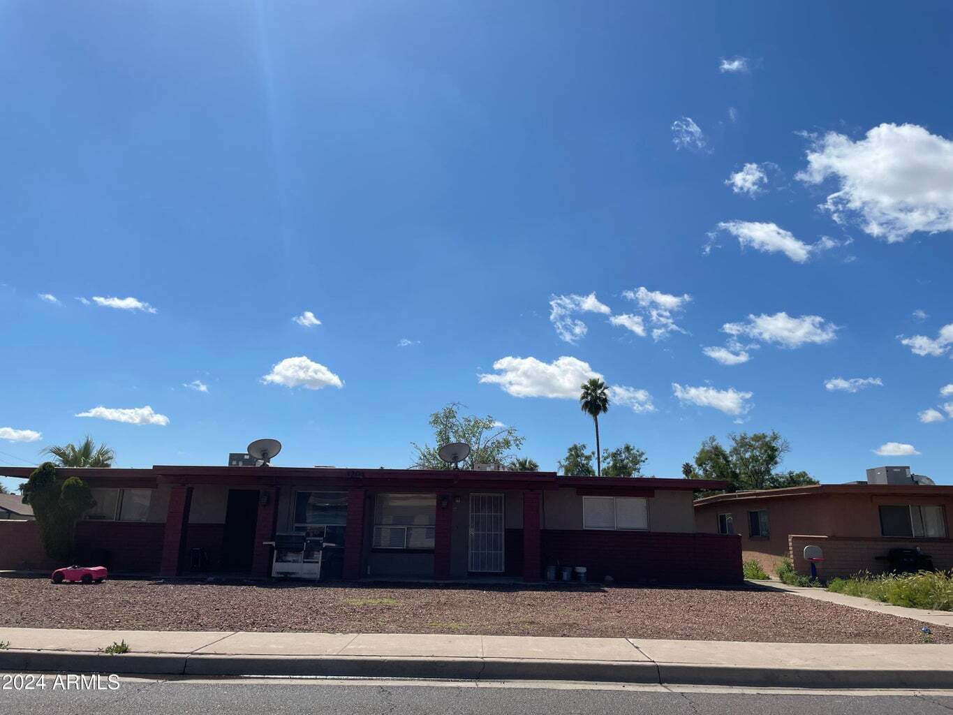 Building Photo - 1205 W Southern Ave
