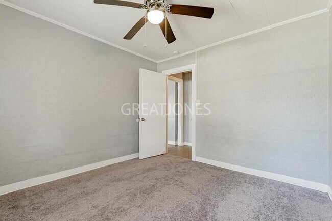 Building Photo - Charming 4 Bedroom in Batesburg-Leesville!