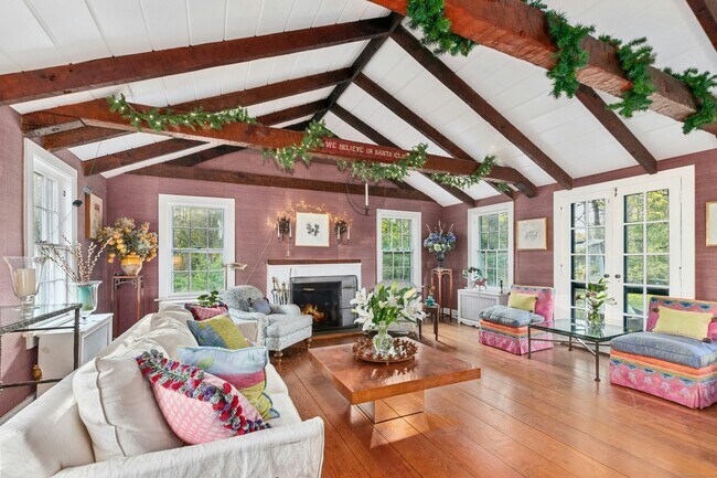 Building Photo - 561 Middlesex Rd