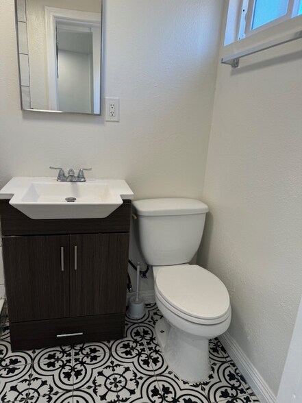 Building Photo - 2749 Orchard Pl