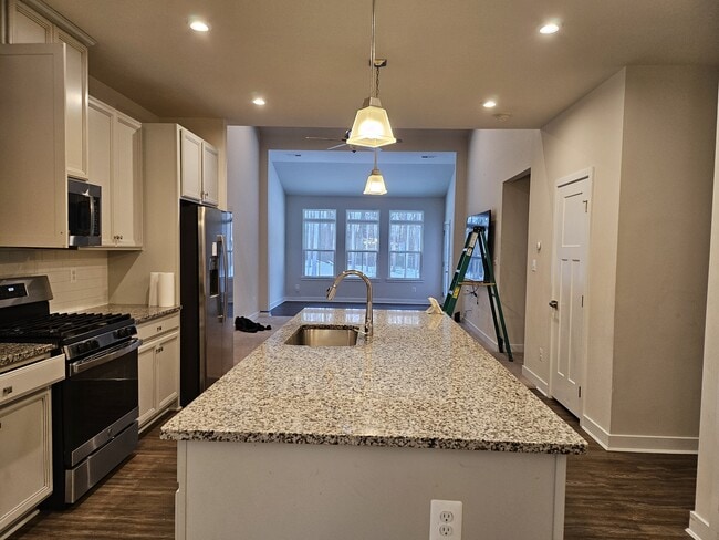Building Photo - 2020 Rivers Dr