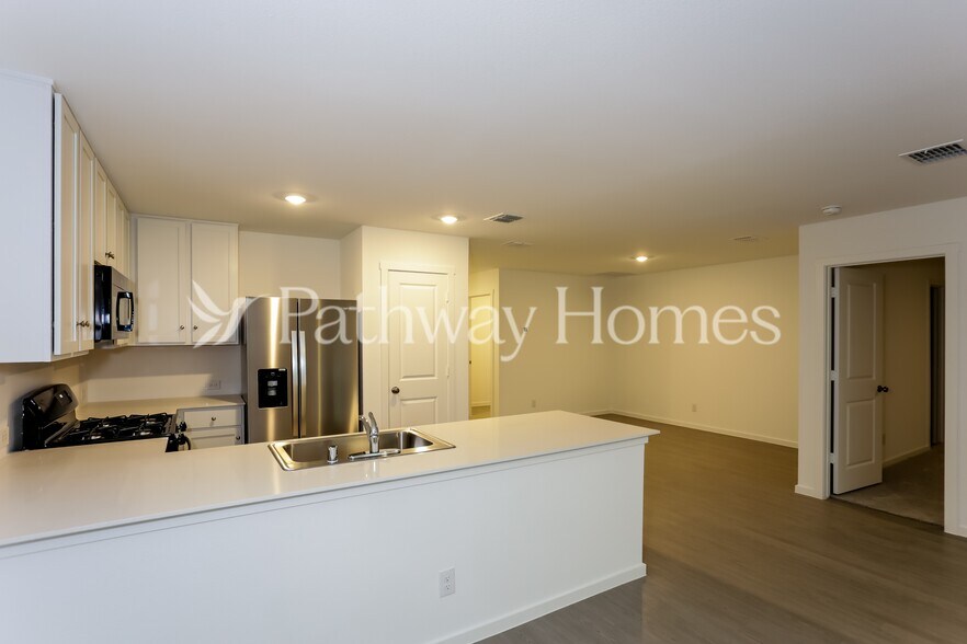 Building Photo - 1533 Lanner Mdws Ln