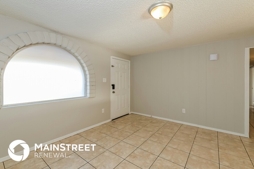 Building Photo - 4302 N 73rd Ave