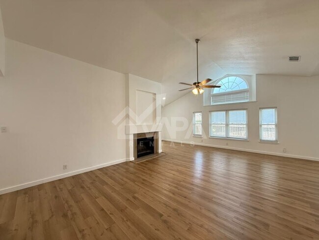 Building Photo - 9840 Logans Ridge Dr