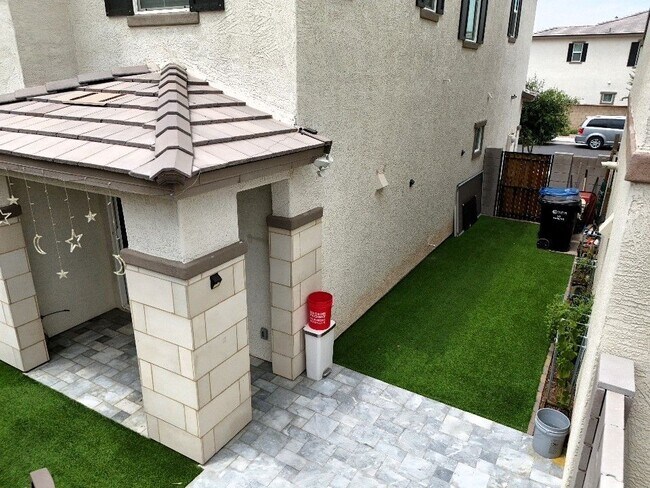 Building Photo - A luxe home in the heart of Chandler