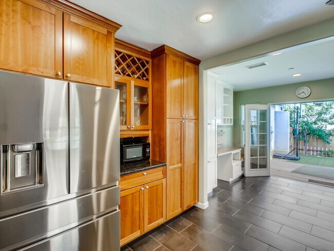 Building Photo - 4655 Castelar St