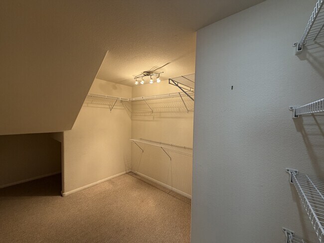 Building Photo - 11240 Playa Bonita Ave