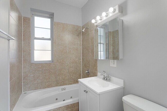 Building Photo - 7328 N Damen Ave