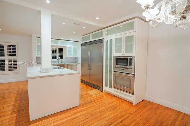 Building Photo - 355 Redwood Ln