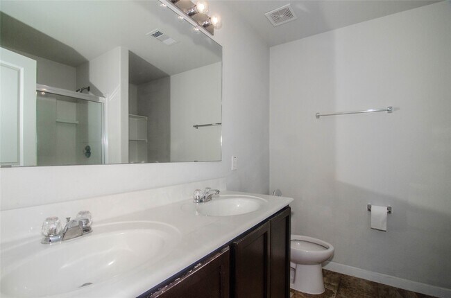 Building Photo - 15335 Hope Shadow Ct