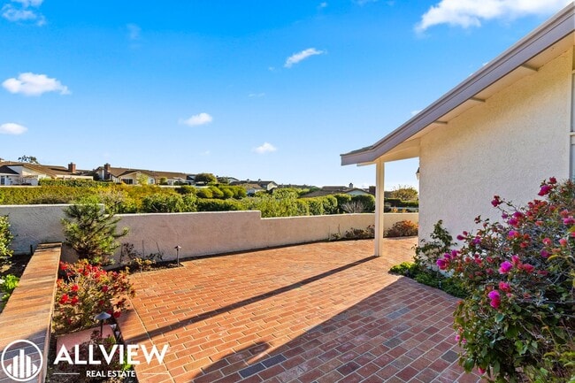 Building Photo - 3 Bedroom, 2 Bath Home Available In Jasmin...