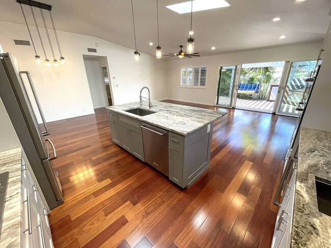 Building Photo - Central Kihei - Pi?ilani Villages 3 Bed 2 Bath Unfurnished Home with High end Finishes & Island L...