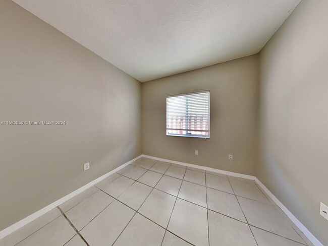 Building Photo - 9059 SW 162nd Ct