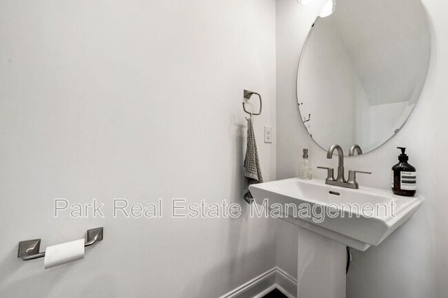 Building Photo - 1017 Prominence Dr