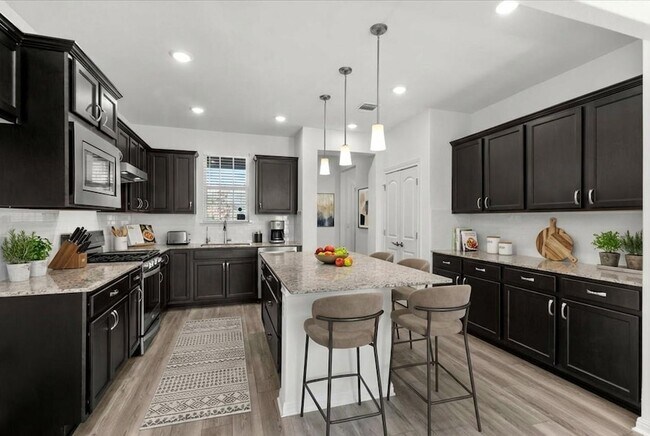 Building Photo - 813 Saratoga Ln