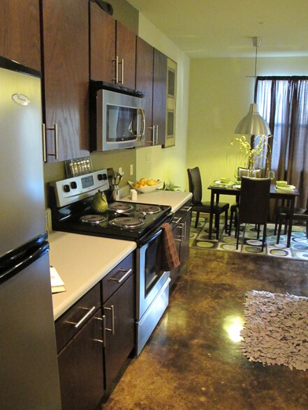 Building Photo - 6201 Grissom Rd