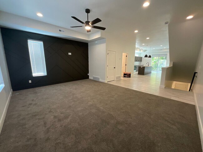 Building Photo - 4012 Burch Creek Dr