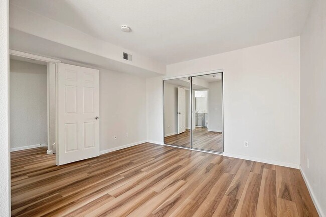 Building Photo - SD: Stunning 3BD/2.5BA Townhome in Imperial Beach with Ocean Views, Rooftop Patio & In-Unit Laundry