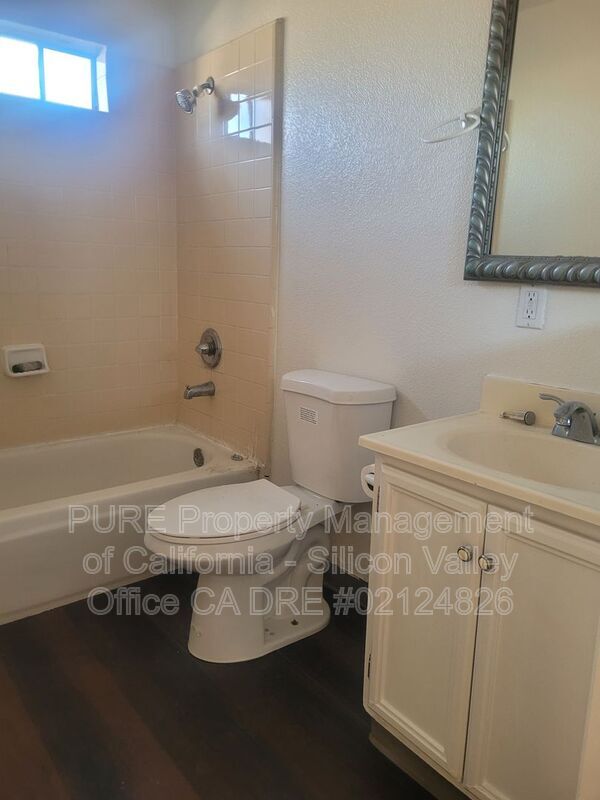 Building Photo - 68 N White Rd