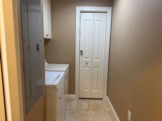 Building Photo - 5781 Cape Harbour Dr