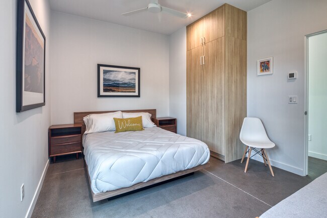 Building Photo - 4714 N 14th Ave