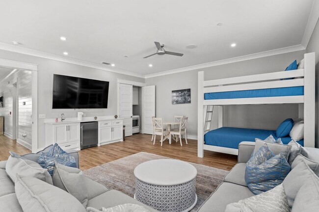 Building Photo - 14300 Front Beach Rd