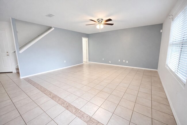 Building Photo - 612 Pinos Cir