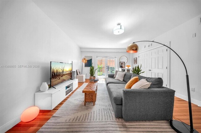 Building Photo - 1400 Salzedo St