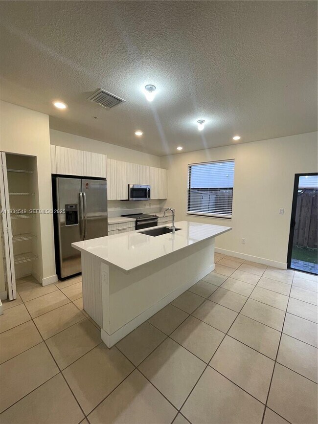 Building Photo - 10443 NW 82nd St