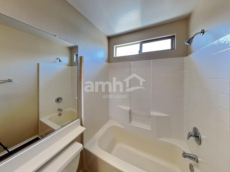 Building Photo - 1505 S 113th Dr