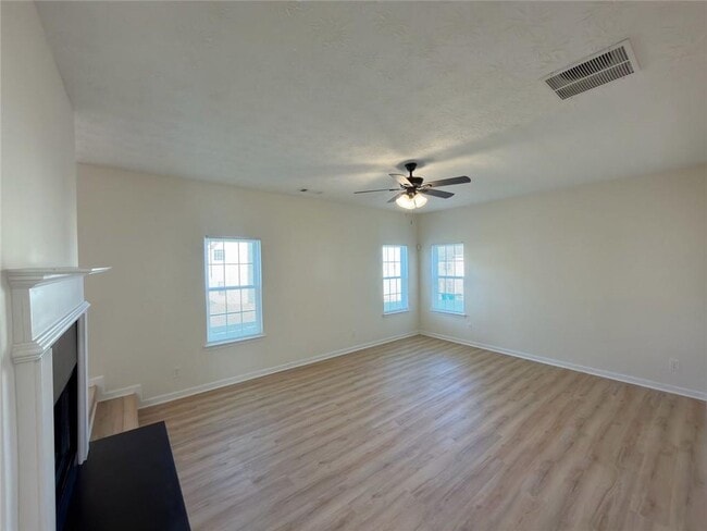 Building Photo - 2770 Austin Ridge Dr NE