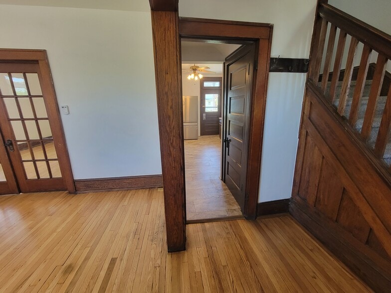Building Photo - 632 Hill Top Dr